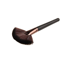 Load image into Gallery viewer, HUIFEN Large Fan Makeup Brush, Portable Slim Professional Apply Perfect For Highlight And Bronzer Cheekbones Brush, 2pcs Together Soft Cosmetic Make Up Tool Foundation Powder Contour Brush (Fan brush)