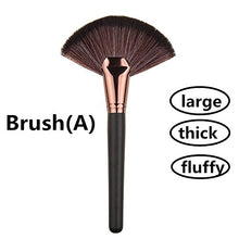 Load image into Gallery viewer, HUIFEN Large Fan Makeup Brush, Portable Slim Professional Apply Perfect For Highlight And Bronzer Cheekbones Brush, 2pcs Together Soft Cosmetic Make Up Tool Foundation Powder Contour Brush (Fan brush)