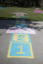 Load image into Gallery viewer, Testors 328468 Spray Chalk, 12 oz Can Kit, Assorted Pastel, Mega