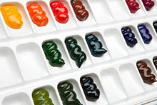 Load image into Gallery viewer, Martin Mijello Airtight Leak Proof Fusion Watercolor 33-Well Palette