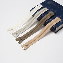 Load image into Gallery viewer, YAKA 60pcs 9 Inch Nylon Coil Zippers Sewing Zippers for Tailor Sewing Crafts (20 Color)