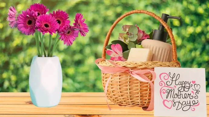 40 Fun Craft Ideas: How To Make A Mother's Day Gift Basket